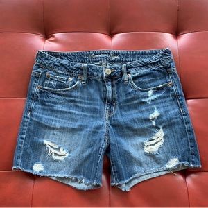 Stylish American Eagle Outfitters Ripped Denim Shorts - Size 10, Excellent cond